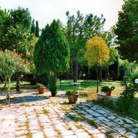 לינה וארוחת בוקר Giardino Agritourist Controguerra