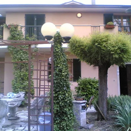 Bed&Breakfast Giardino Agritourist Bed & Breakfast Controguerra