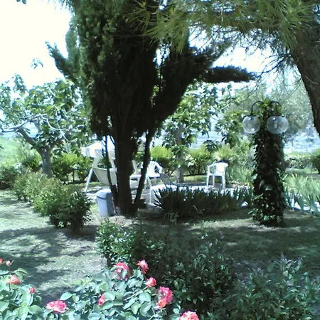 Giardino Agritourist Nocleg ze śniadaniem 3*