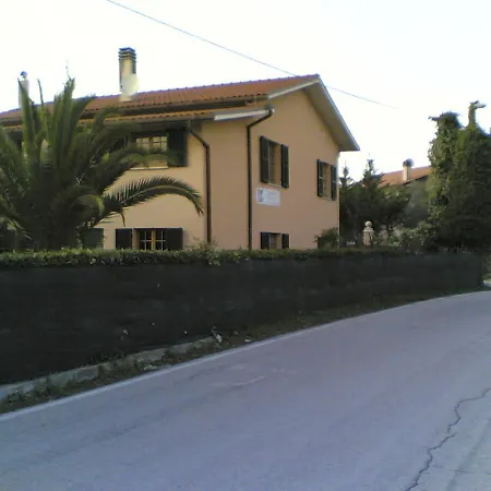 לינה וארוחת בוקר Giardino Agritourist