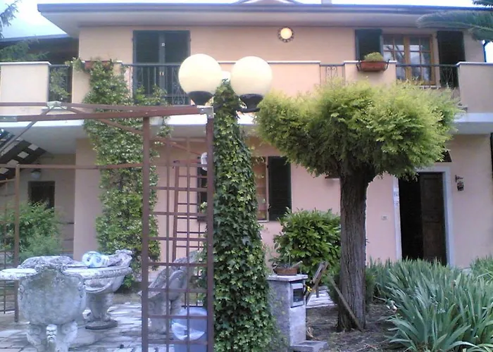 Giardino Agritourist Bed & Breakfast Controguerra