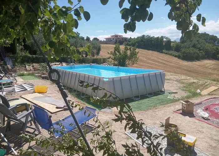 Giardino Agritourist Bed & Breakfast Controguerra