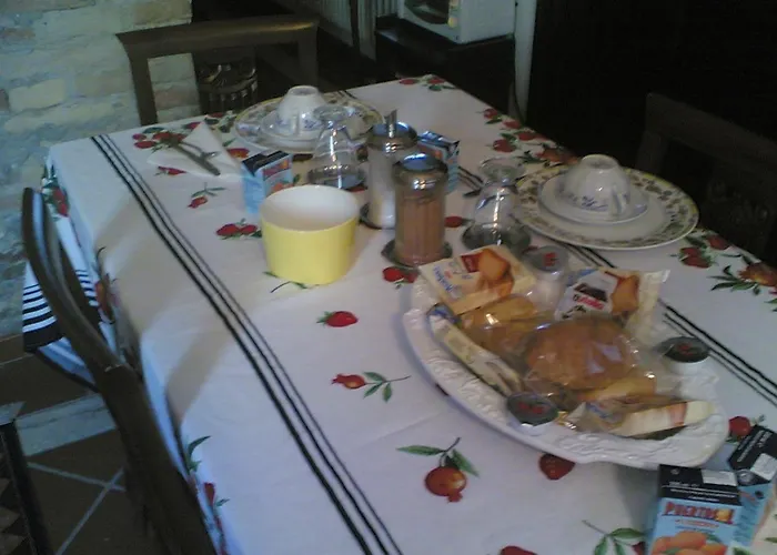 Giardino Agritourist Bed & Breakfast Controguerra