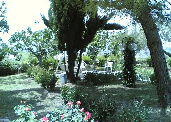 Giardino Agritourist Bed & Breakfast 3*
