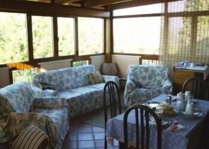 Giardino Agritourist Bed & Breakfast Controguerra