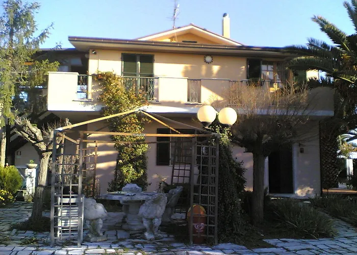 Giardino Agritourist 3* Controguerra